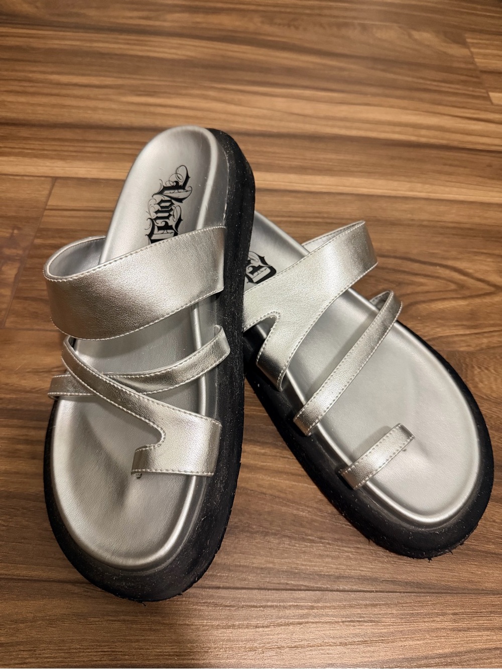 Von D Shoes silver sandals size 9